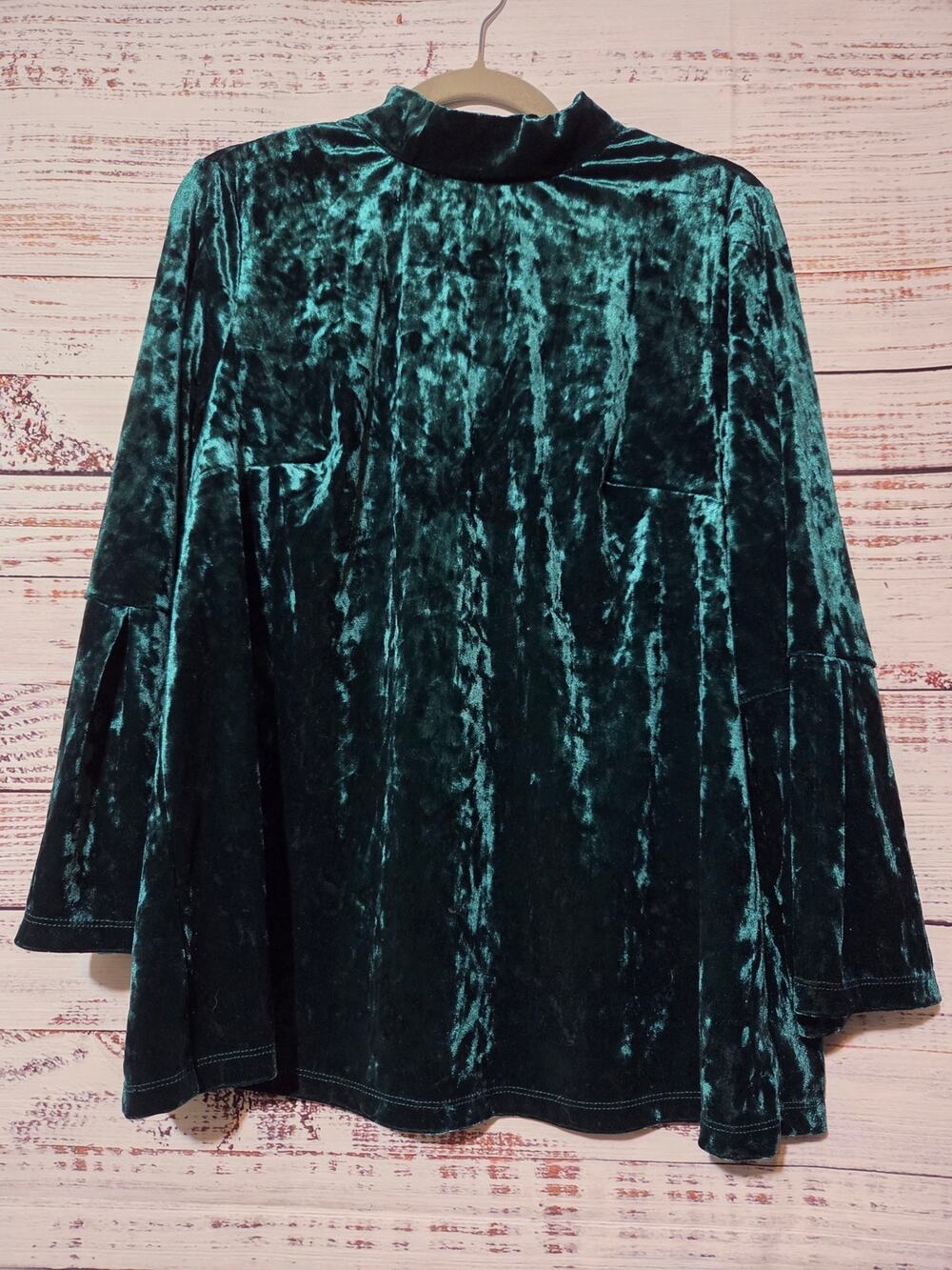 Ellos Blouse Ladies Medium Green Velvet Bell Sleeve Mock Neck